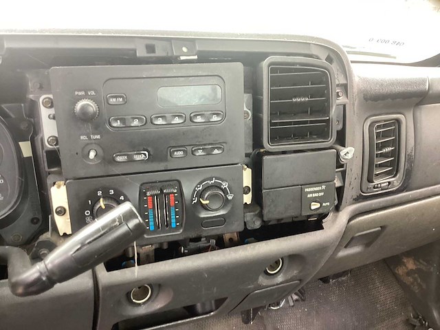 2004 chevrolet silverado bedrijfswagen - afbeelding 11 van  13