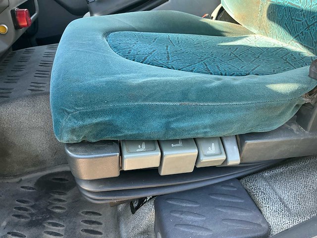 2004 daf ae45bf vrachtwagen - afbeelding 32 van  39