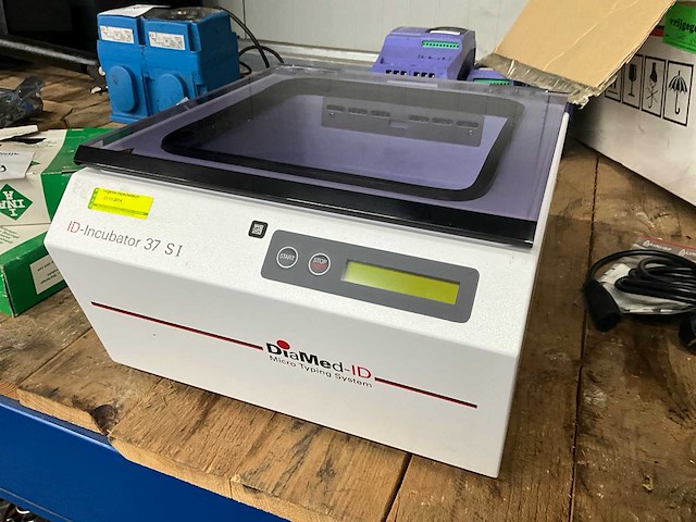 2004 diamed id-incubator 37 si laboratoriumincubator - afbeelding 1 van  4