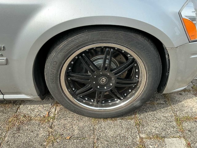 2004 dodge magnum rt station wagen personenauto - afbeelding 7 van  27