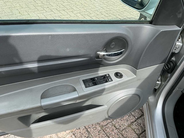 2004 dodge magnum rt station wagen personenauto - afbeelding 9 van  27