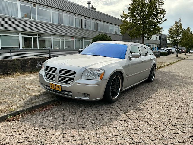 2004 dodge magnum rt station wagen personenauto - afbeelding 1 van  27