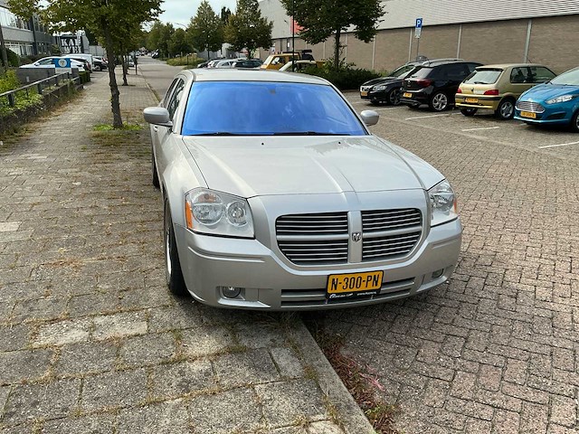2004 dodge magnum rt station wagen personenauto - afbeelding 25 van  27