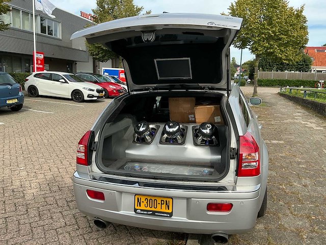 2004 dodge magnum rt station wagen personenauto - afbeelding 2 van  27