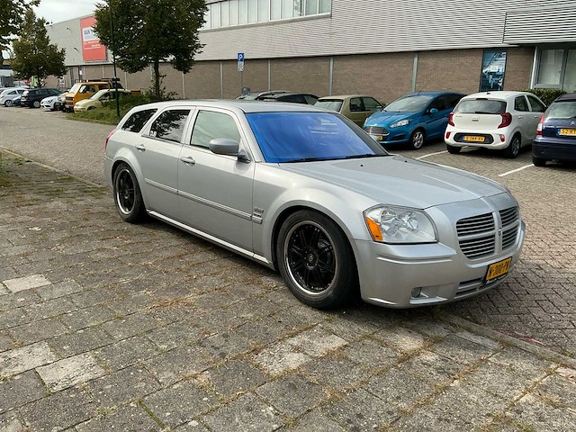 2004 dodge magnum rt station wagen personenauto - afbeelding 24 van  27