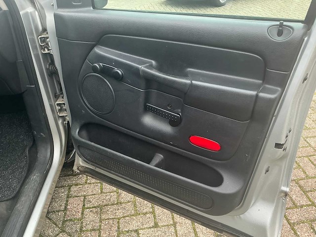 2004 dodge ram 2500 5.7 v8 bedrijfswagen 02-vtt-4 - afbeelding 19 van  37