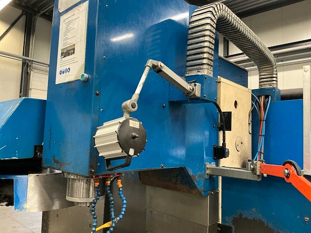 2004 dormac vic30 cnc-freesmachine - afbeelding 18 van  28