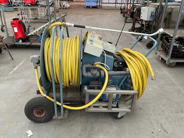 2004 empas 10135 watergeefmachine, getrokken - afbeelding 1 van  7