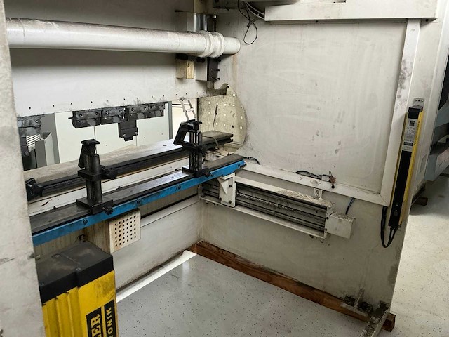 2004 ermak ap 2600 80 buigmachine - afbeelding 6 van  12