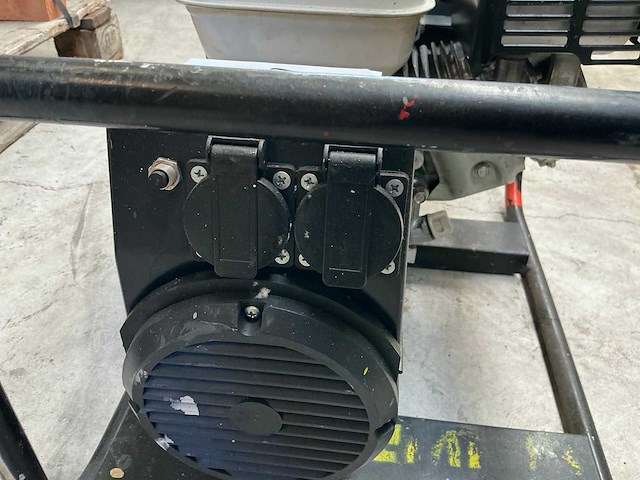 2004 europower ep2500 stroomgenerator - afbeelding 4 van  5