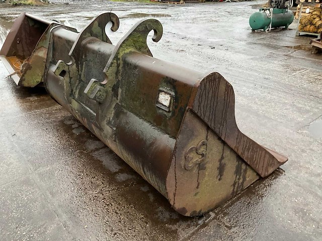 2004 eurosteel graafbak - afbeelding 3 van  5