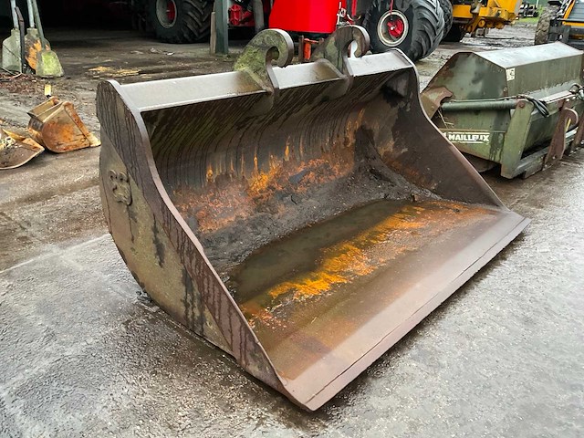 2004 eurosteel graafbak - afbeelding 4 van  5