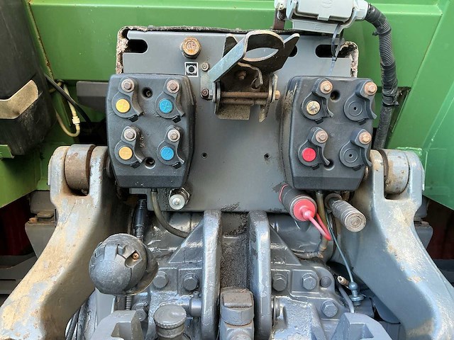 2004 fendt 410 vario vierwielaangedreven landbouwtractor - afbeelding 8 van  25