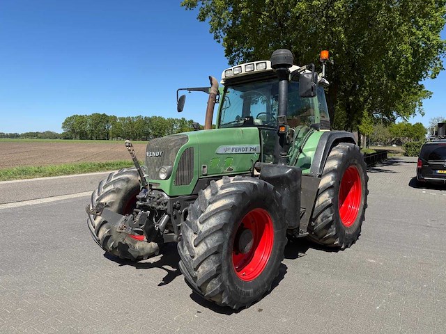 2004 fendt 714 vario - vierwielaangedreven landbouwtractor - afbeelding 1 van  12