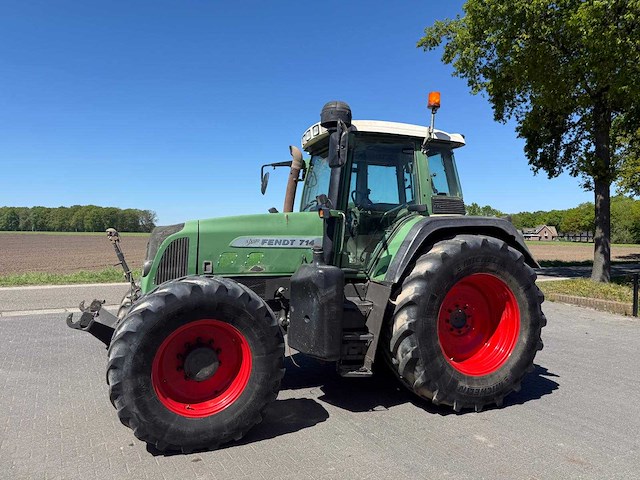 2004 fendt 714 vario - vierwielaangedreven landbouwtractor - afbeelding 9 van  12