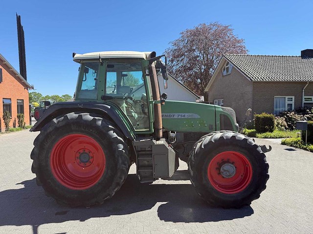 2004 fendt 714 vario - vierwielaangedreven landbouwtractor - afbeelding 12 van  12