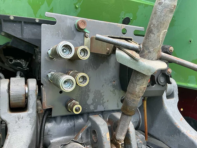 2004 fendt 714 vierwielaangedreven landbouwtractor - afbeelding 35 van  48