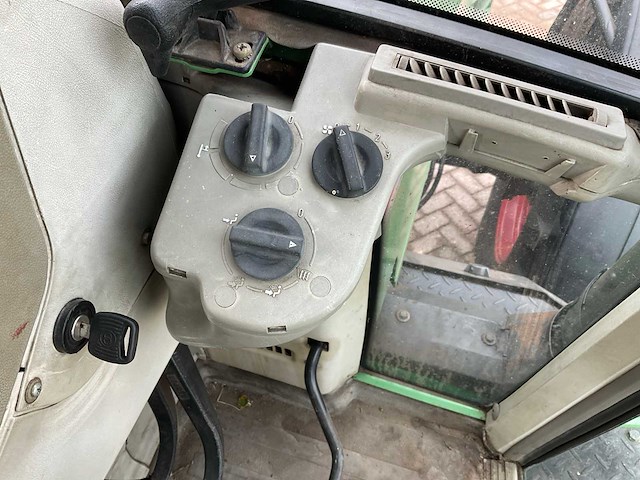 2004 fendt 916 vario tms vierwielaangedreven landbouwtractor - afbeelding 35 van  45