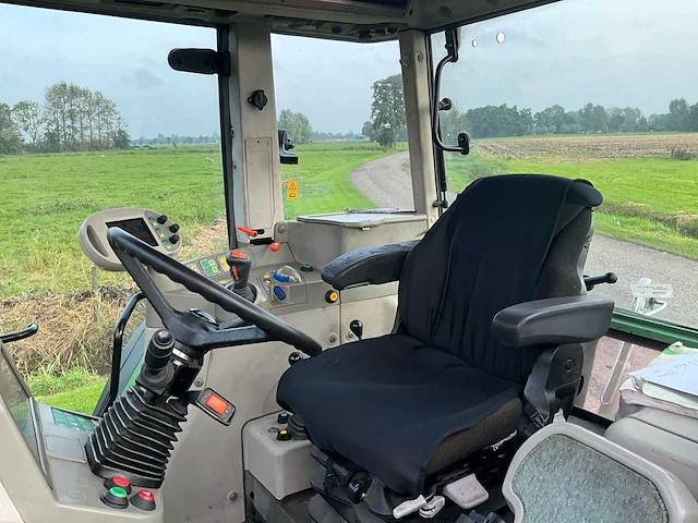 2004 fendt farmer 412 vario vierwielaangedreven landbouwtractor - afbeelding 22 van  41