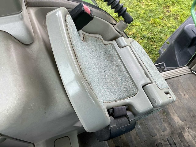 2004 fendt vario farmer 412 vierwielaangedreven landbouwtractor - afbeelding 30 van  39