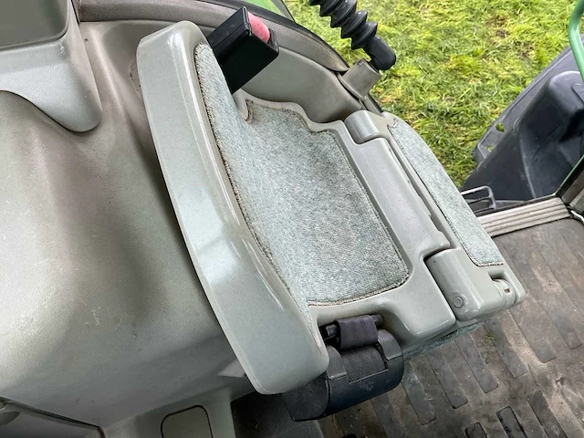 2004 fendt vario farmer 412 vierwielaangedreven landbouwtractor - afbeelding 35 van  39