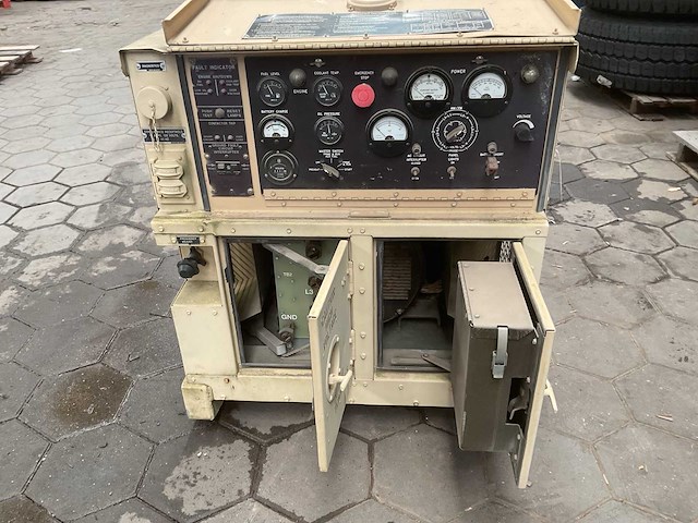 2004 fermont mep802a stroomgenerator - afbeelding 12 van  13