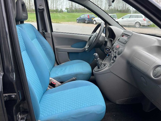 2004 fiat panda 1.2 sportsound personenauto - afbeelding 19 van  20
