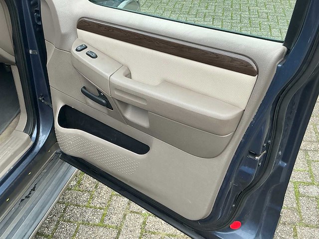 2004 ford explorer eddie bauer editie 4.6 v8 personenauto - afbeelding 30 van  65