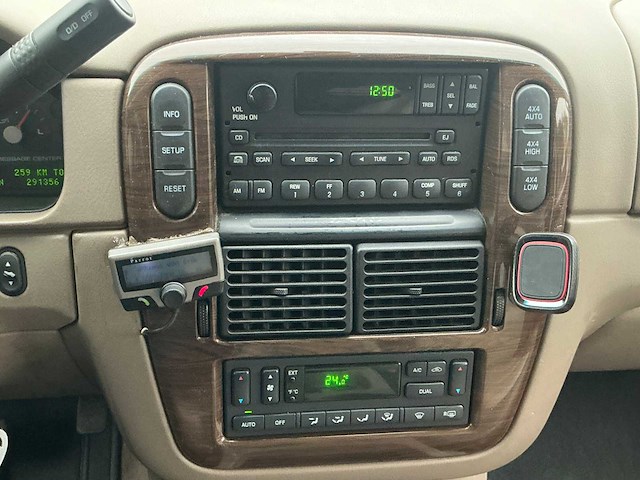 2004 ford explorer eddie bauer editie v8 4.6. - afbeelding 24 van  65