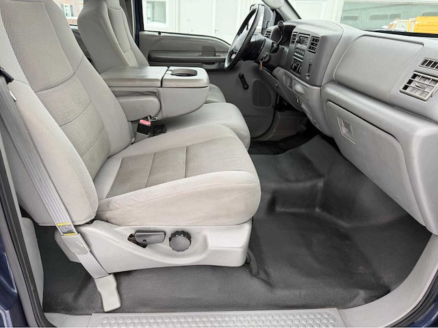 2004 ford f-350 xl super duty bedrijfswagen - afbeelding 21 van  38