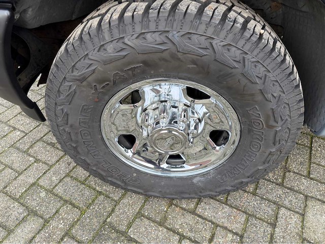 2004 ford f350 xl super duty personenauto - afbeelding 24 van  32