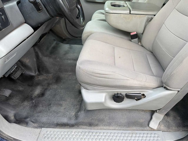 2004 ford f350 xl super duty personenauto - afbeelding 8 van  32