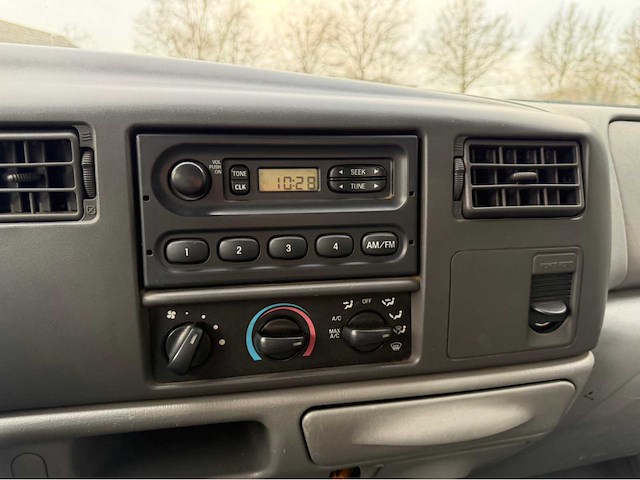 2004 ford f350 xl super duty personenauto - afbeelding 20 van  32