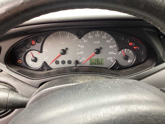 2004 ford focus 1.6-16v futura personenauto - afbeelding 4 van  19