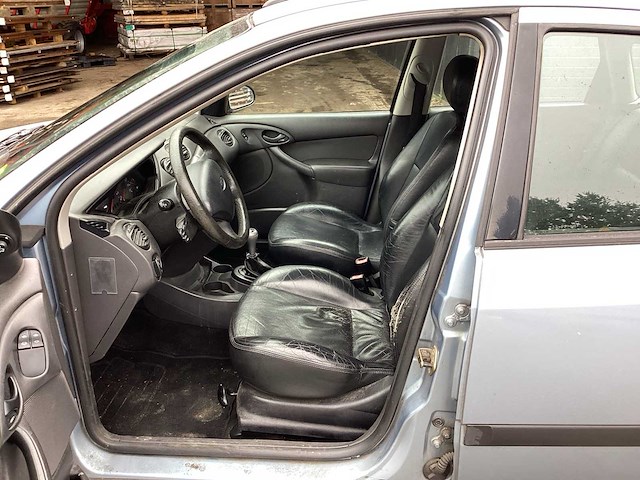 2004 ford focus 1.6-16v futura personenauto - afbeelding 18 van  19