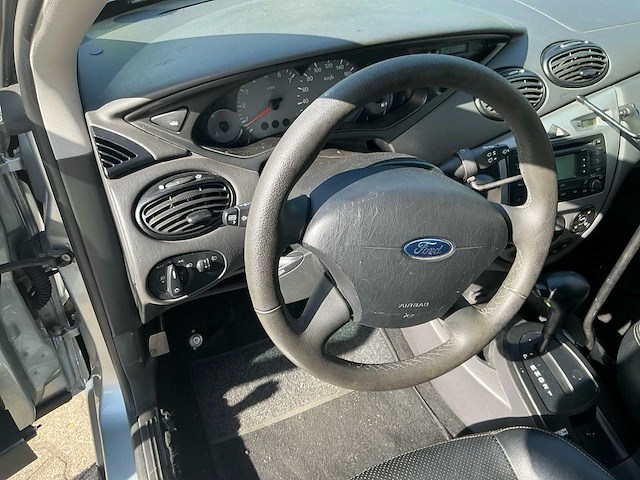 2004 ford focus wagon 1.6-16v futura personenauto - afbeelding 2 van  10