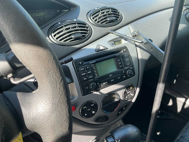 2004 ford focus wagon 1.6-16v futura personenauto - afbeelding 4 van  10