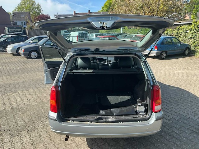 2004 ford focus wagon 1.6-16v futura personenauto - afbeelding 7 van  10