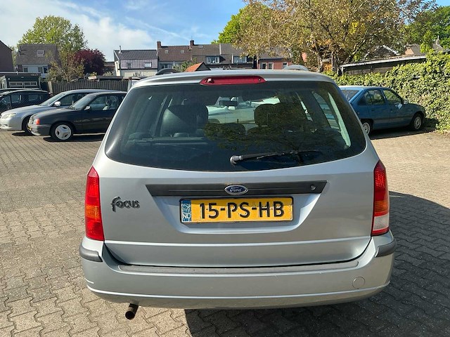2004 ford focus wagon 1.6-16v futura personenauto - afbeelding 18 van  23