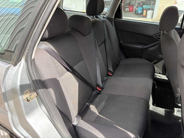 2004 ford focus wagon 1.6-16v trend personenauto - afbeelding 16 van  29