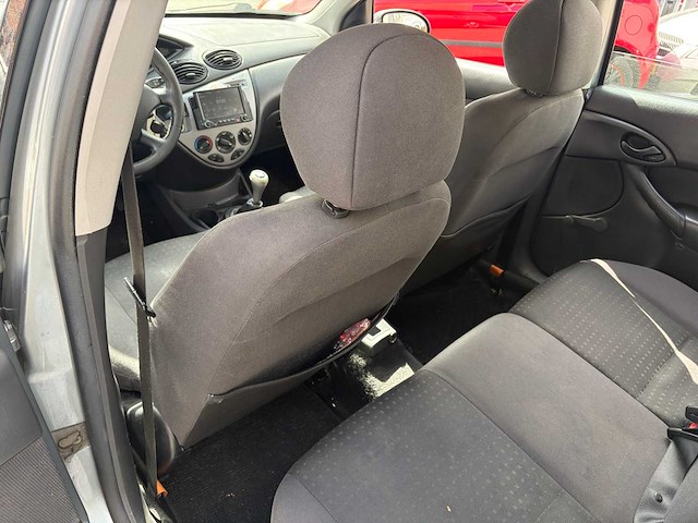 2004 ford focus wagon 1.6-16v trend personenauto - afbeelding 19 van  29