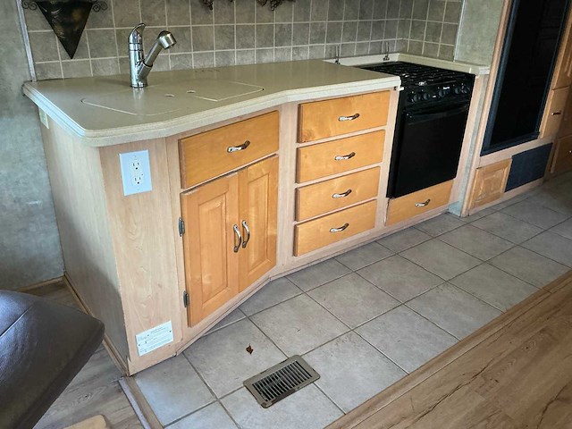 2004 freightliner coachmen cross country 376 ds campervan - afbeelding 20 van  80