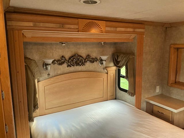 2004 freightliner coachmen cross country 376 ds campervan - afbeelding 47 van  80