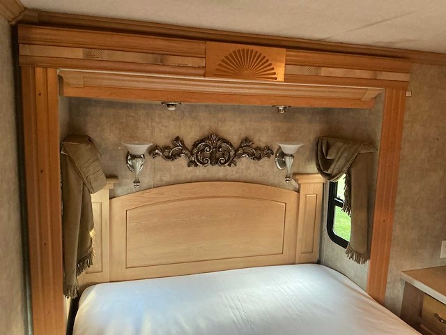 2004 freightliner coachmen cross country 376 ds campervan - afbeelding 48 van  80