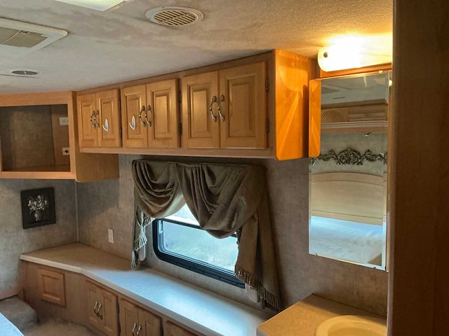 2004 freightliner coachmen cross country 376 ds campervan - afbeelding 51 van  80