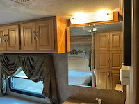 2004 freightliner coachmen cross country 376 ds campervan - afbeelding 52 van  80