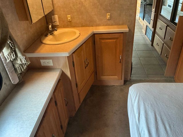 2004 freightliner coachmen cross country 376 ds campervan - afbeelding 53 van  80