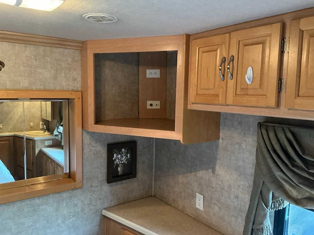 2004 freightliner coachmen cross country 376 ds campervan - afbeelding 57 van  80