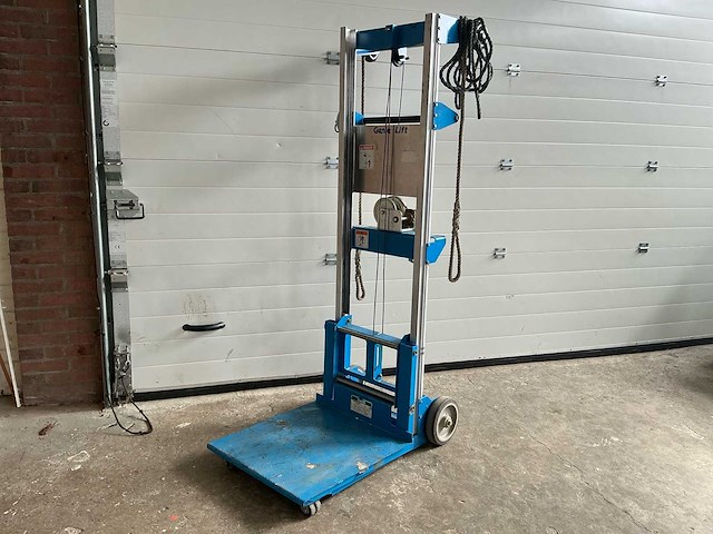 2004 genie gl-4 stapelaar - afbeelding 1 van  6