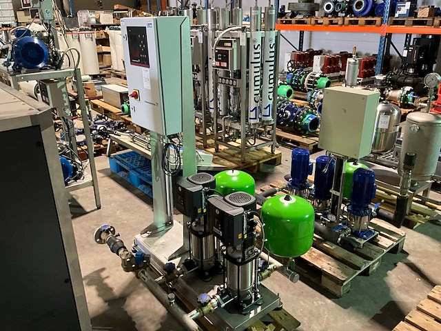 2004 grundfos hydro mpc-e 2 drukverhogingsinstallatie - afbeelding 1 van  4